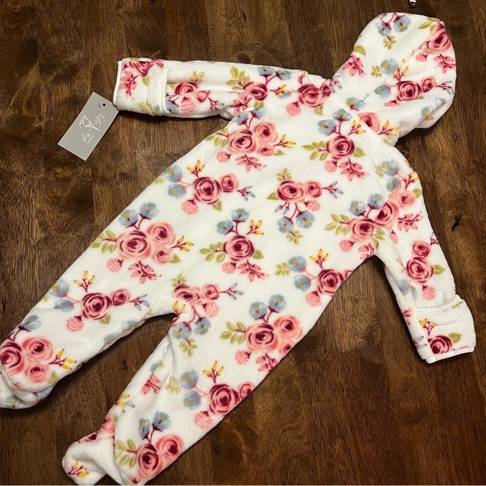 NWT Baby Girl Winter Hooded Footie Pajamas Snow Cozy Sherpa 3-6 Months Zip Up - Picture 8 of 8